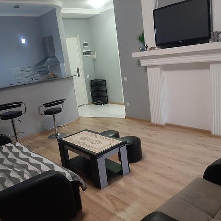באטומי Apartment White Magnolia מראה חיצוני תמונה